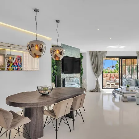 Hacienda Del Sol Penthouse By Finest 아파트